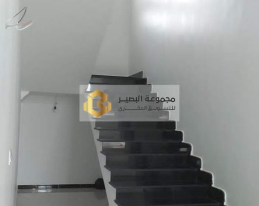 V370 فيلا سكنية 3 طوابق في القوارشة