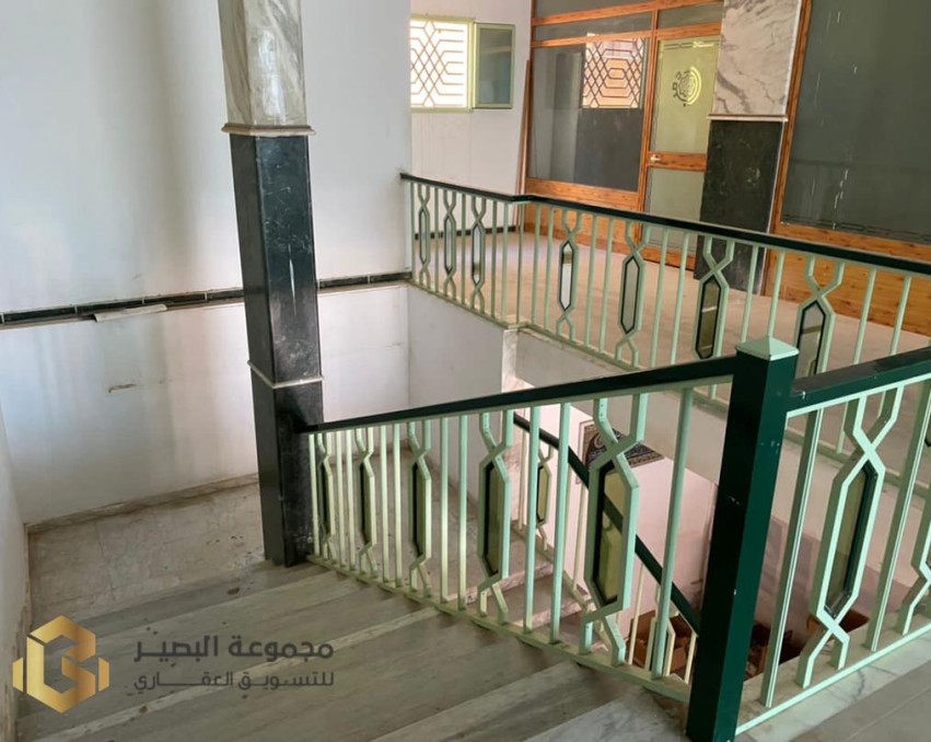 T136 مبنى تجاري خدمي امتداد شارع عشرين