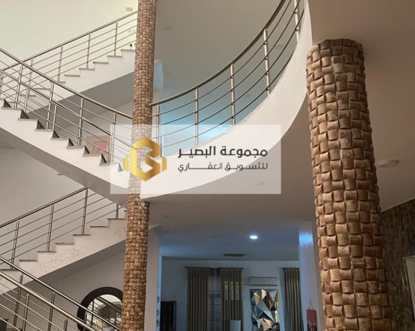 V112 فيلا سكنية خدميه في الحدائق