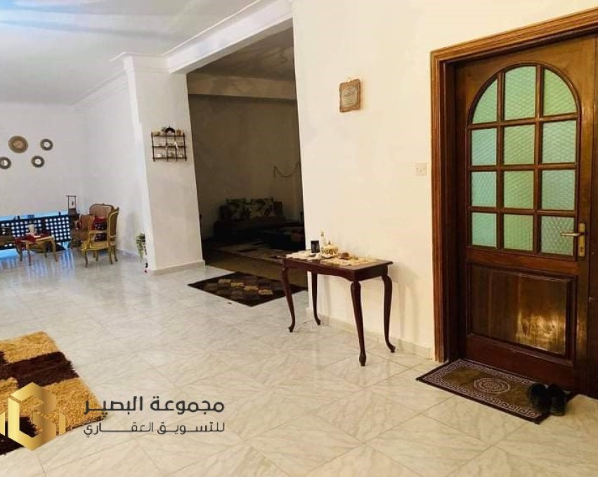 V616 فيلا تجارية خدمية سكنية في طابلينو